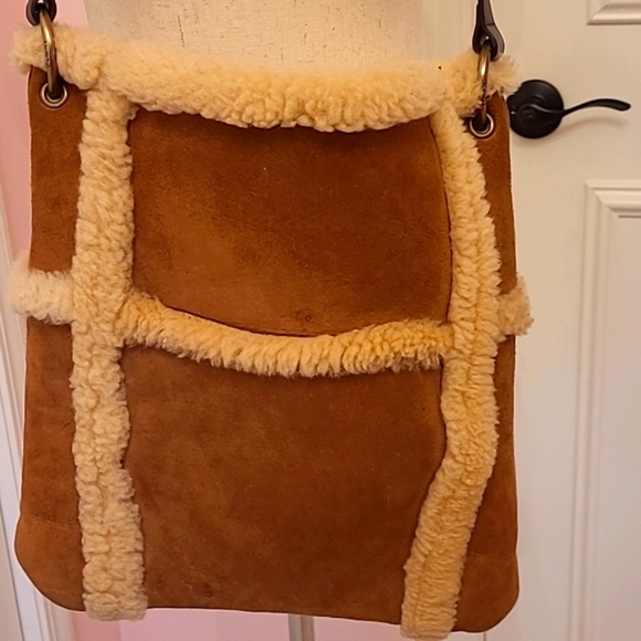UGG shearling and leather crossbody - Picture 4 of 12